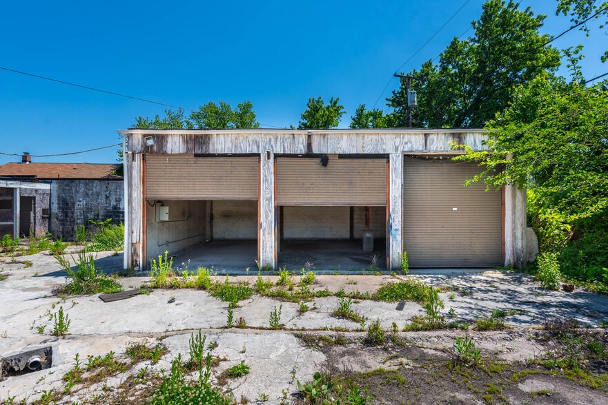 More Photos Of 4813 Belair Rd, Baltimore Freestanding For Sale