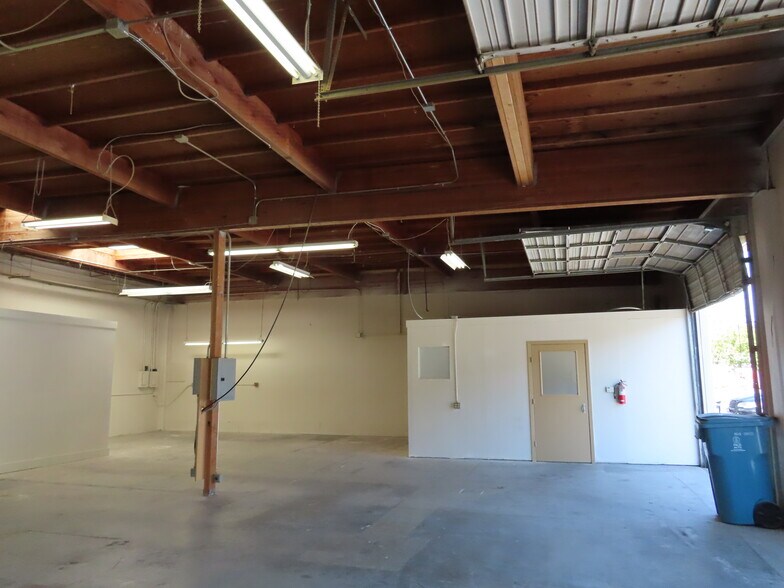 More Photos Of 716 San Antonio Rd, Palo Alto Manufacturing For Lease