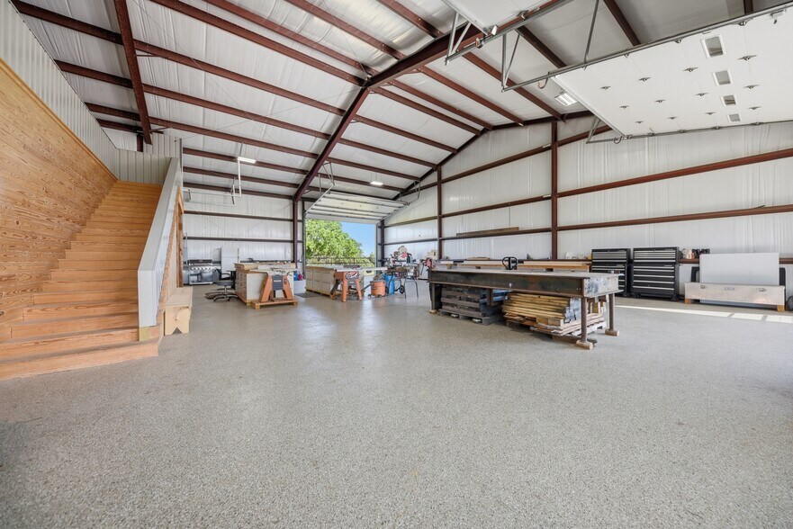 More Photos Of 126 S Berlin Rd, Brenham Specialty For Sale