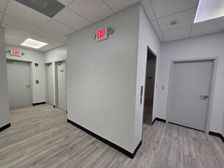 More Photos Of 4889 S Congress Ave, Lake Worth Medical For Sale