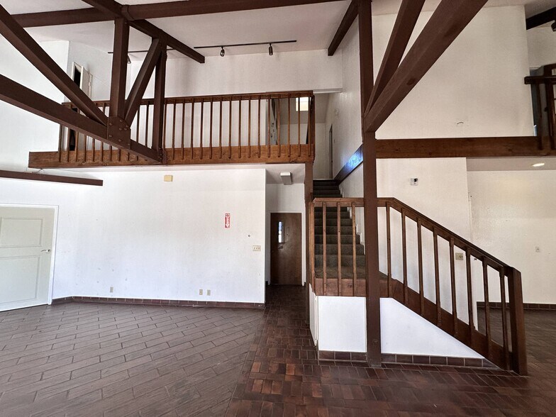 More Photos Of 1205 11th St, Reedley Storefront For Sale