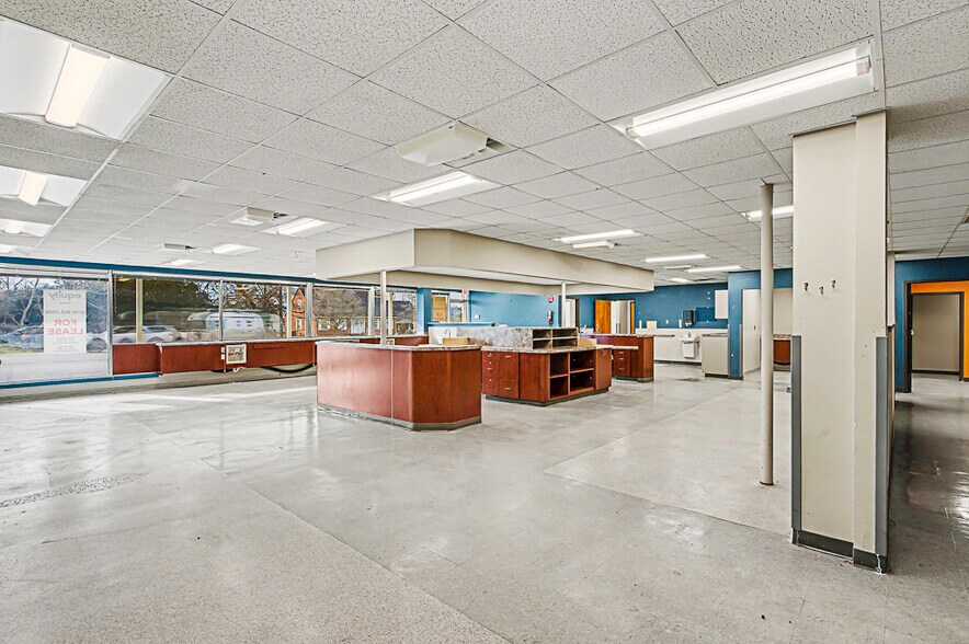 More Photos Of 2906 Washington Blvd, Belpre Medical For Sale