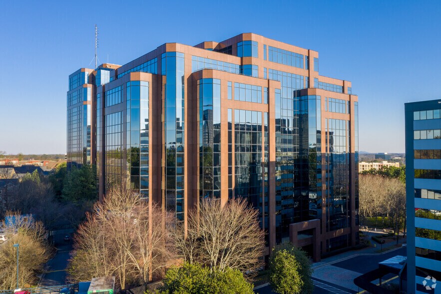 More Photos Of 1040 Crown Pointe Pkwy, Atlanta Unknown For Sale