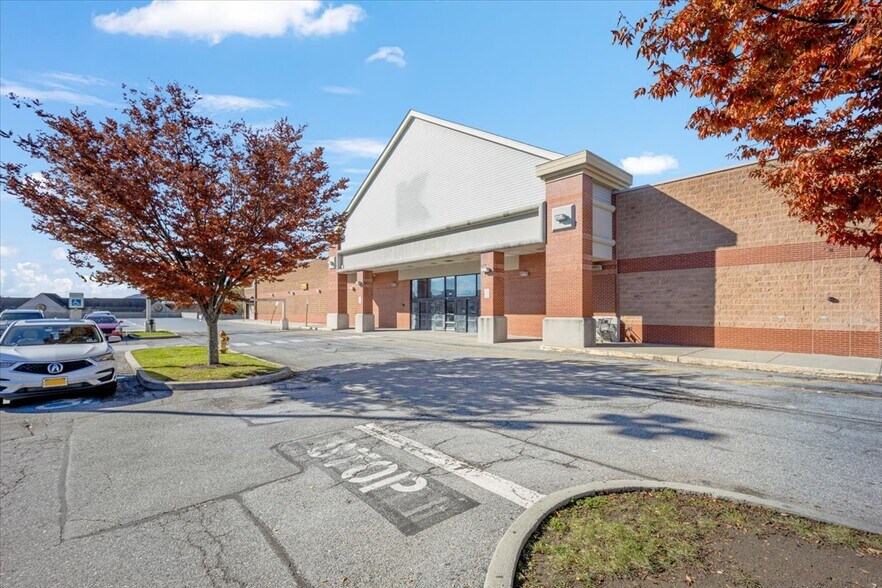 More Photos Of 374 Windsor Hwy, Vails Gate Unknown For Lease
