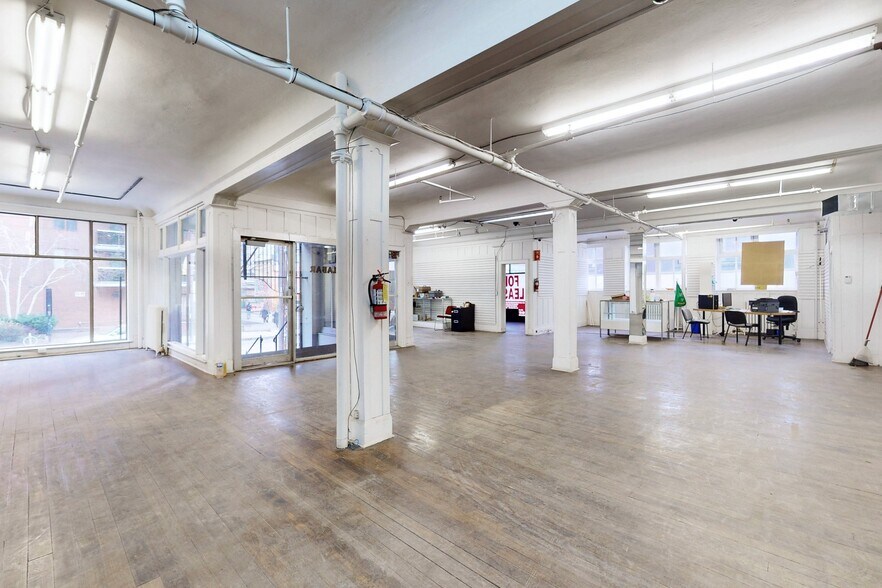 More Photos Of 10-14 Mccaul St, Toronto Office For Sale