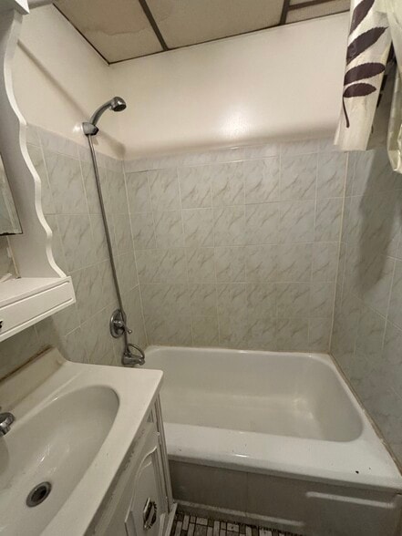 More Photos Of 1412 Connecticut St, Gary Apartments For Sale