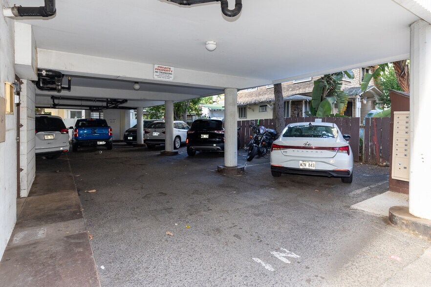 More Photos Of 250 Kapili St, Honolulu Apartments For Sale