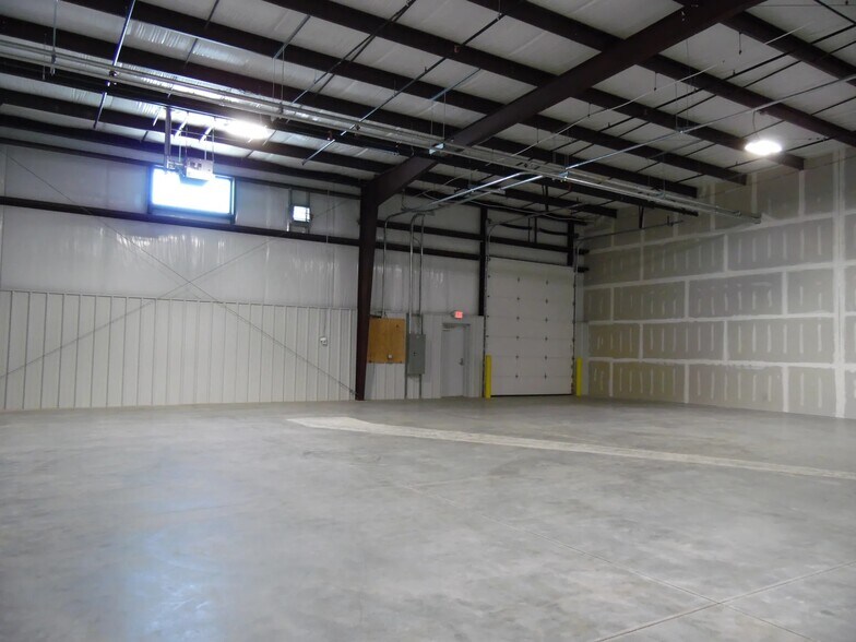 More Photos Of 252 Plemmons Rd, Duncan Unknown For Lease