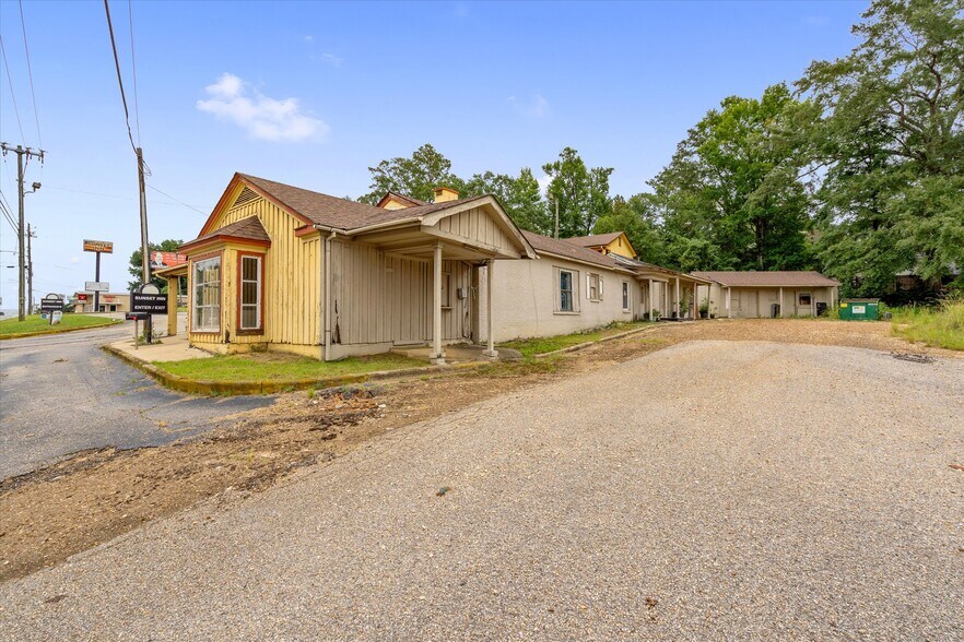 More Photos Of 32810 Highway 43, Thomasville Hotel For Sale