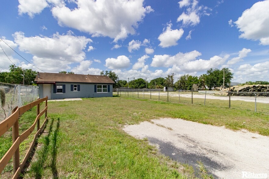 More Photos Of 595 W Summerlin St, Bartow Warehouse For Sale