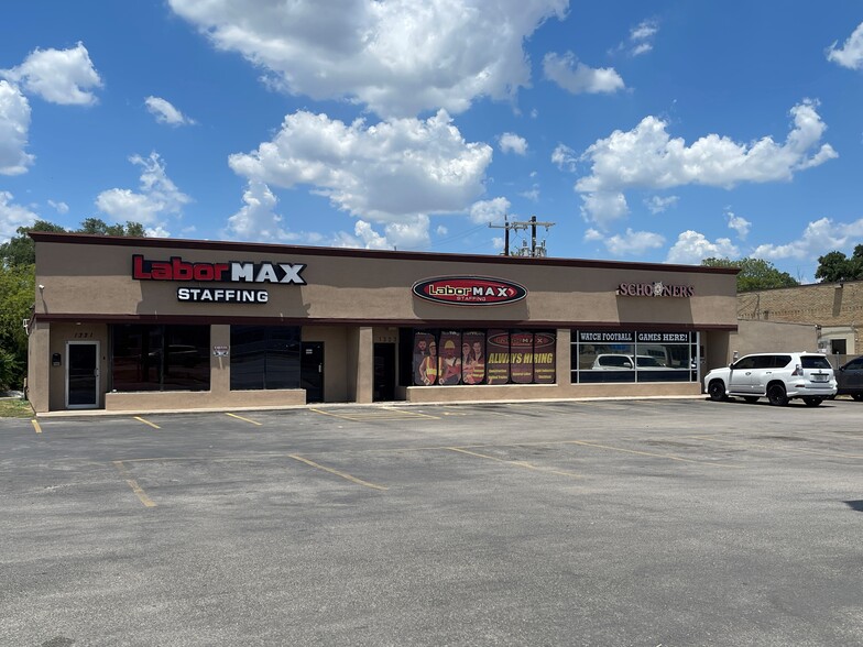 Primary Photo Of 1321-1325 NE Loop 410, San Antonio Freestanding For Sale