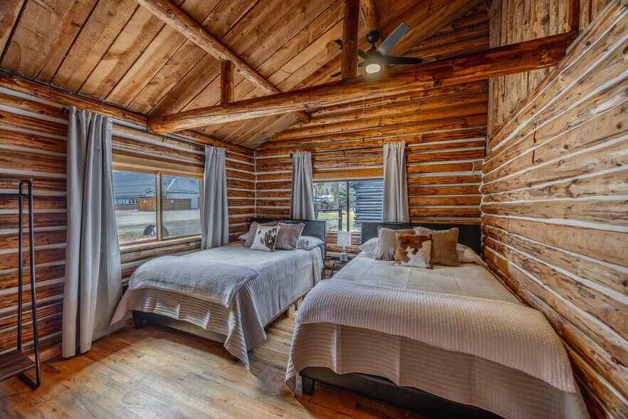 More Photos Of 631 N Silver St, Lake City Hotel For Sale