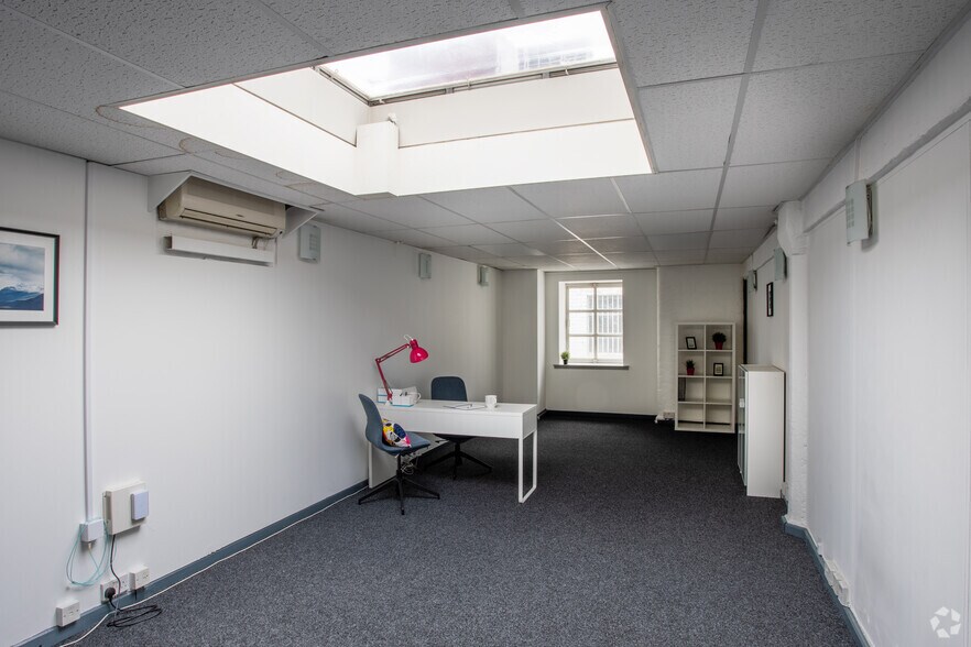 Washington St, Glasgow G3 8AZ Office For Lease