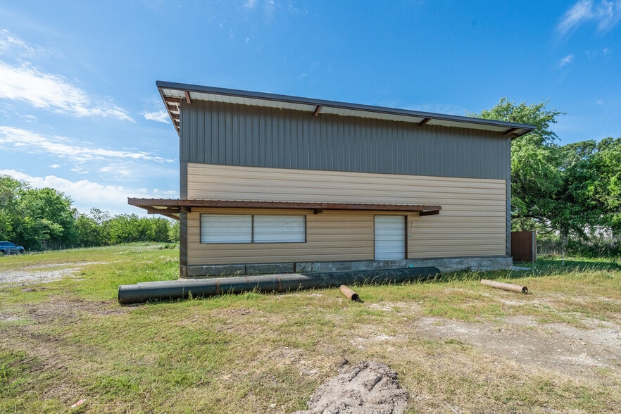 More Photos Of 7304 I-10 E, Baytown Freestanding For Sale