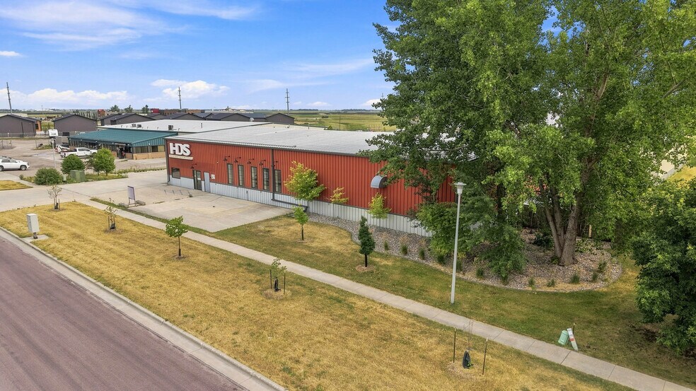 More Photos Of 5936 53rd Ave, Fargo Warehouse For Sale
