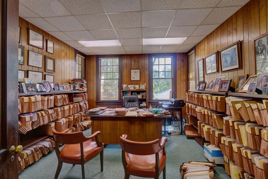 More Photos Of 14 S 5th Ave, Wilmington Office For Sale