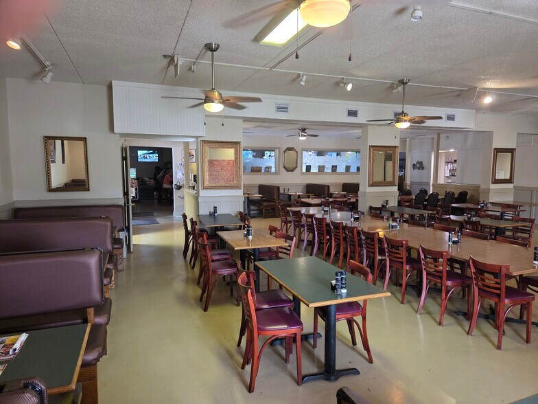 More Photos Of 1303 Del Prado Blvd S, Cape Coral Restaurant For Sale