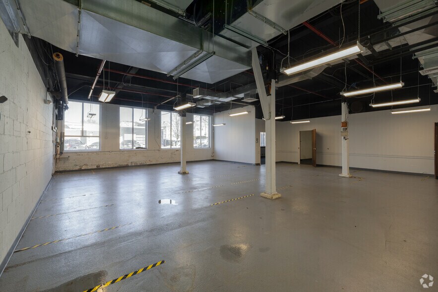 More Photos Of 650 Franklin Ave, Hartford Manufacturing For Sale