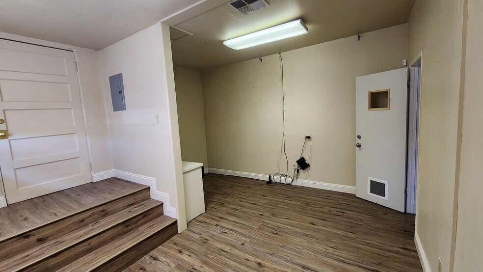 More Photos Of 1030 Brundage Ln, Bakersfield Religious Facility For Sale