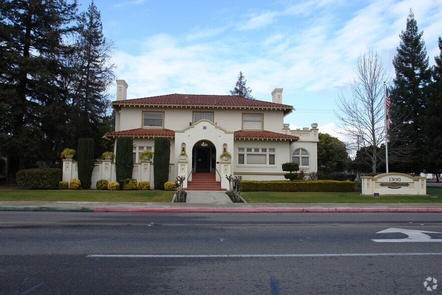 More Photos Of 1300 W Main St, Visalia Office For Lease