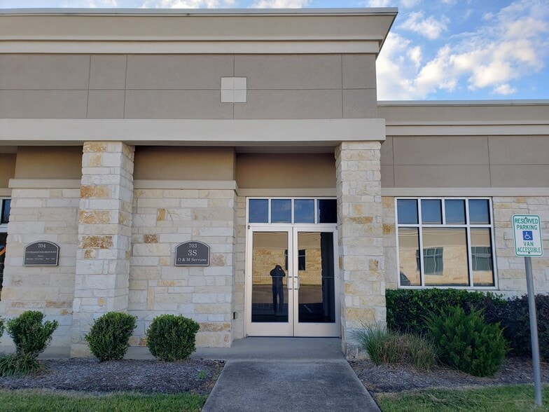 More Photos Of 440 Cobia Dr, Katy Office For Lease