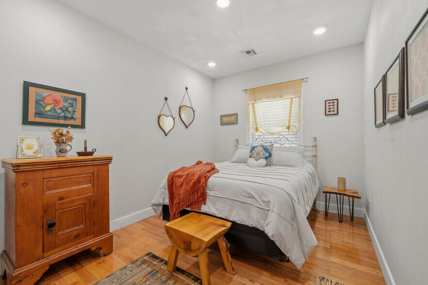 More Photos Of 812 Broad St, Milford Apartments For Sale