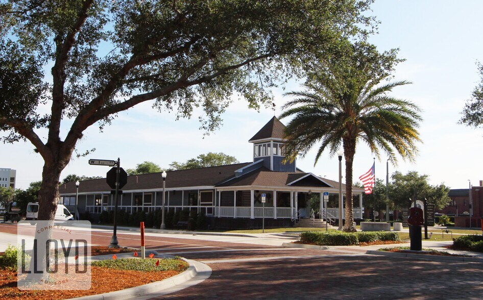 More Photos Of 212 W 1st St, Sanford Restaurant For Sale