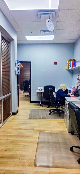 More Photos Of 8765 W Kelton Ln, Peoria Office For Lease