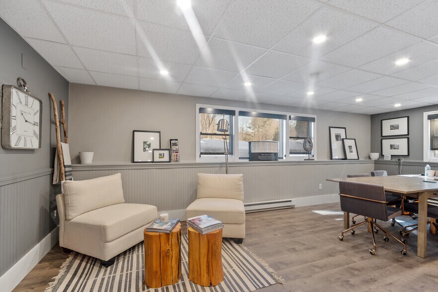 More Photos Of 561 Main St, Boxford General Retail For Sale