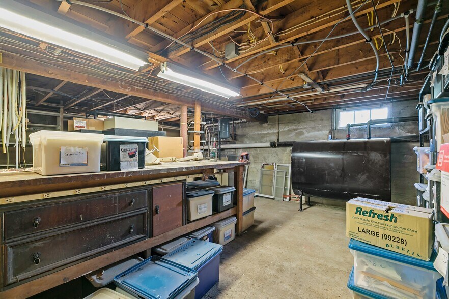More Photos Of 74 Valley Rd, Middletown Office For Sale