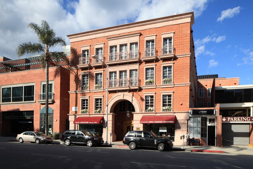 Primary Photo Of 416 N Bedford Dr, Beverly Hills Medical For Lease