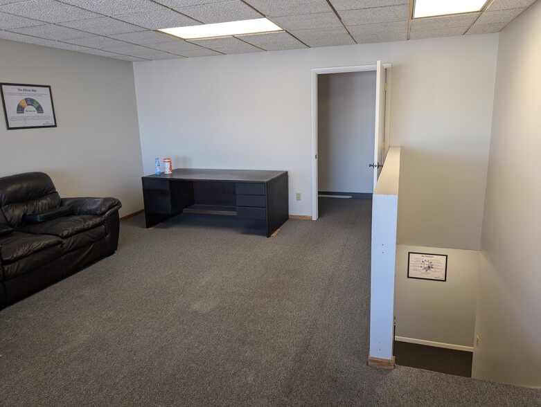More Photos Of 6111 S Stratler St, Murray Flex For Lease