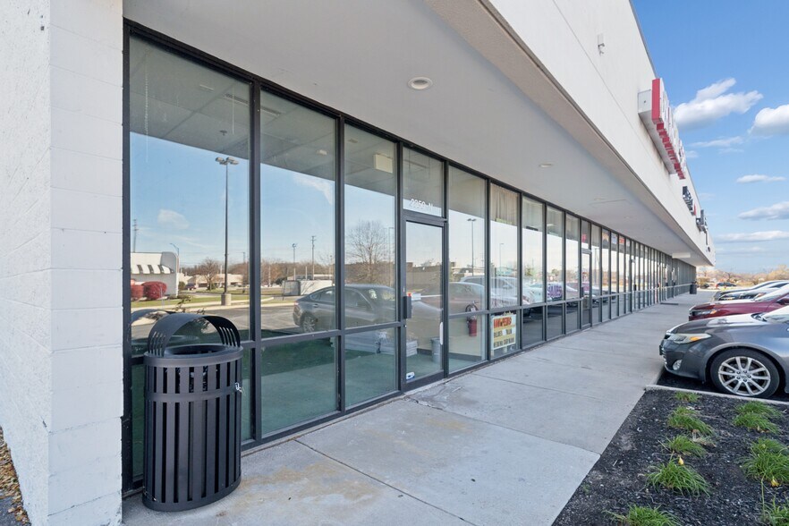 More Photos Of 2350 Sycamore Rd, Dekalb Freestanding For Lease