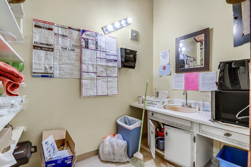 More Photos Of 43213 Mission Blvd, Fremont Office For Sale