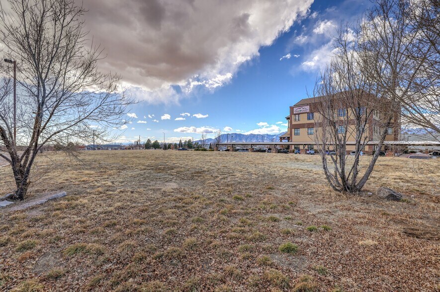 More Photos Of 5110 Edison Ave, Colorado Springs Office For Lease