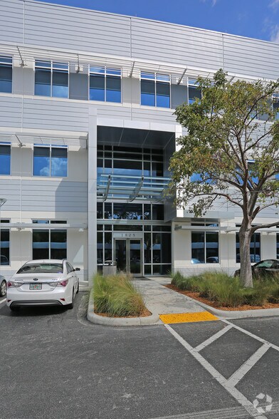 More Photos Of 1825 NW Corporate Blvd, Boca Raton Office For Lease