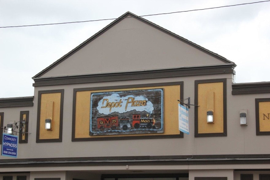 More Photos Of 13-25 Main St, Franklin Restaurant For Lease