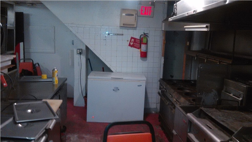 More Photos Of 3810-3814 32nd St, Union City Restaurant For Sale