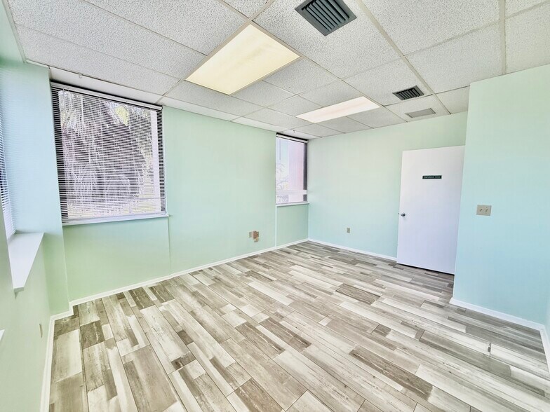 More Photos Of 3949 Evans Ave, Fort Myers Medical For Sale