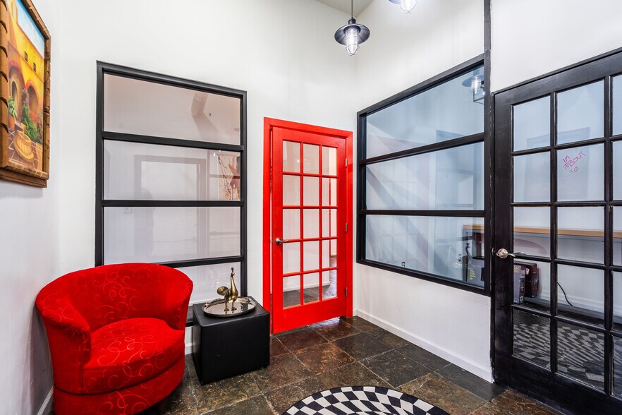 More Photos Of 522 W San Francisco Ave, El Paso Coworking Space