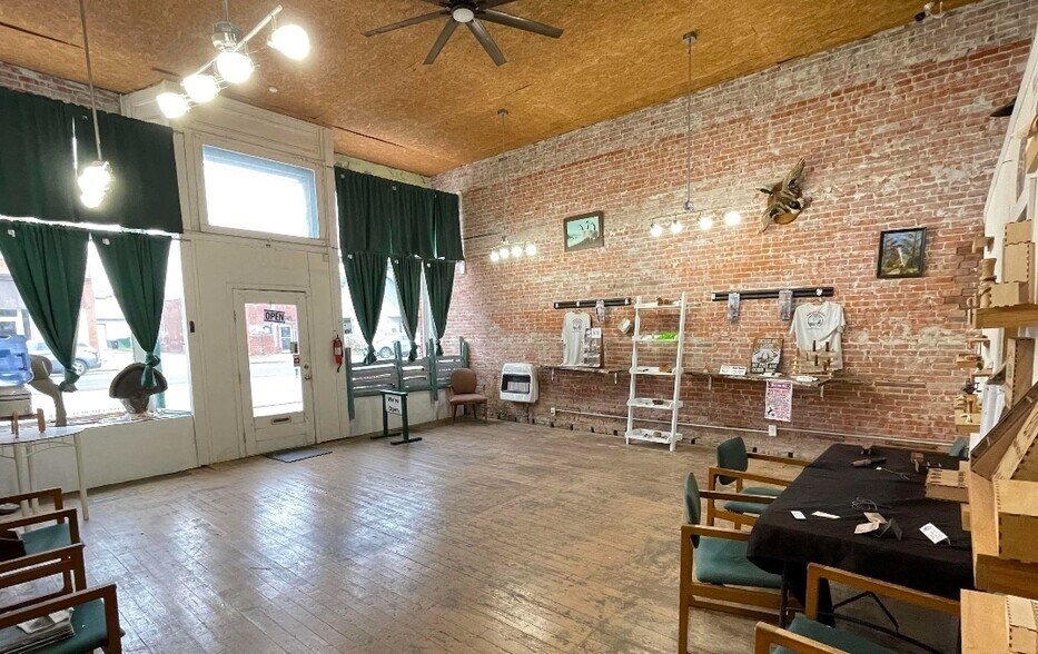 More Photos Of 165 N Main St, Roseville Office For Sale
