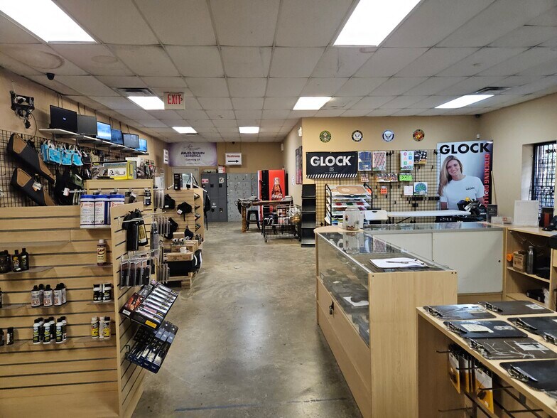 More Photos Of 6190 Parkway North Dr, Cumming Light Distribution For Sale