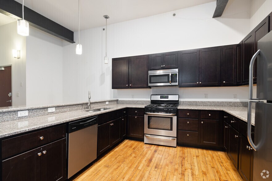 More Photos Of 21 W North St, Akron Apartments For Lease