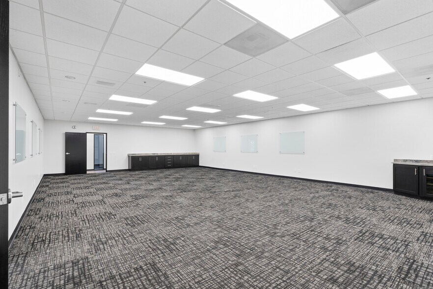 More Photos Of 2828 Junipero Ave, Signal Hill Distribution For Lease