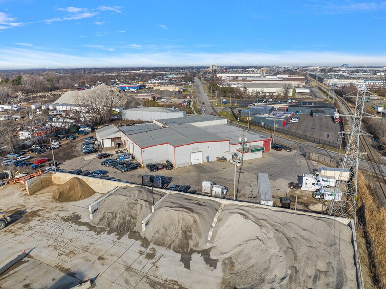 More Photos Of 25411 Sherwood Ave, Center Line Industrial For Sale