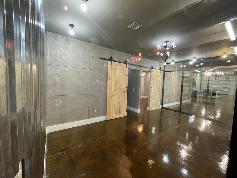 More Photos Of 525 NW 29th St, Miami Light Distribution For Lease