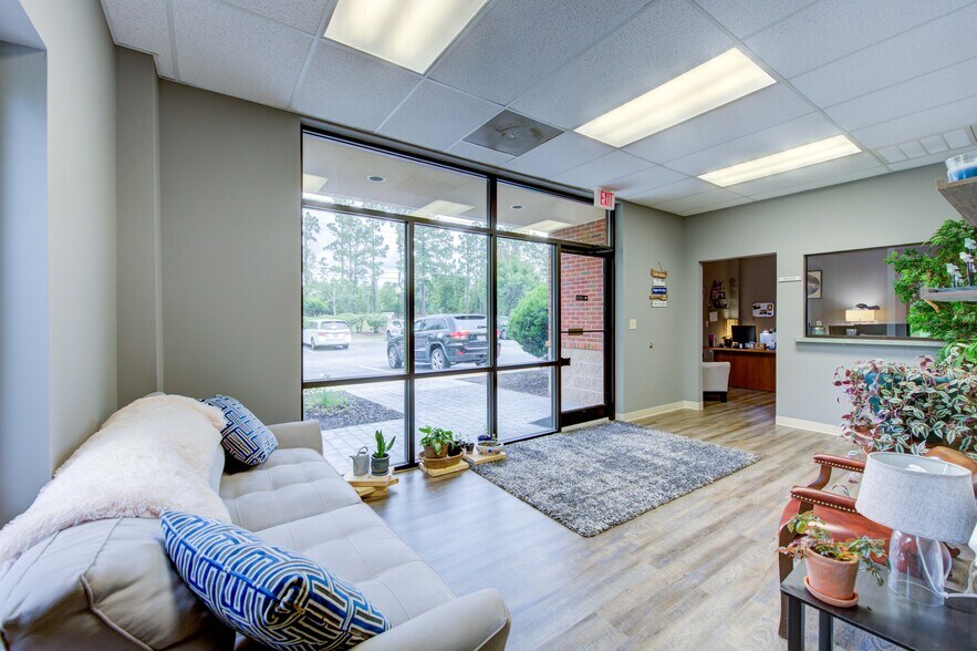 More Photos Of 475 Industrial Dr, Lexington Showroom For Sale