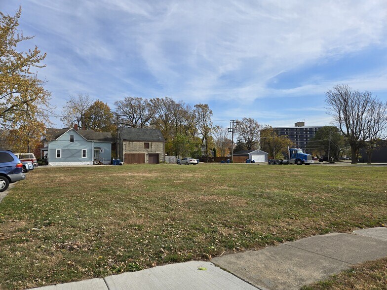 More Photos Of 504 Schuyler Ave, Kankakee Land For Sale