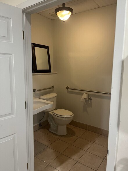 More Photos Of 51-59 Deer Park Ave, Babylon Storefront Retail Residential For Lease