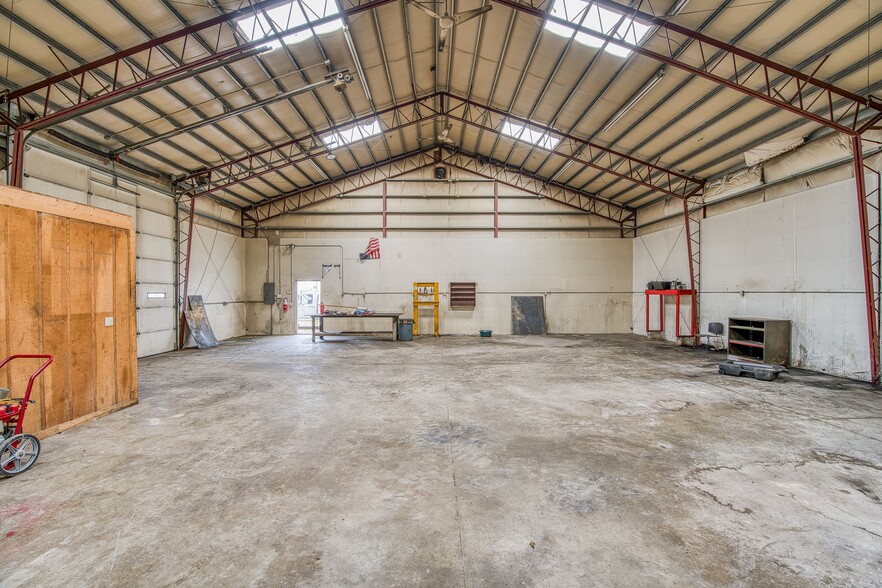 More Photos Of 6387 Ohio 48, Lebanon Specialty For Sale